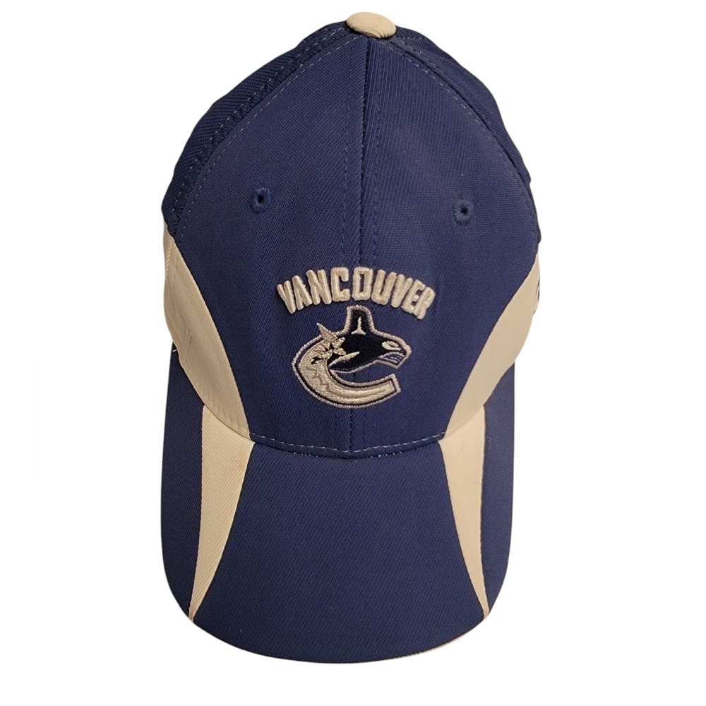 VANCOUVER CANUCKS Hockey Cap Youth Size RBK Center Ice Collection Flex Fit
